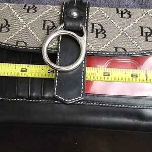 Dooney & Bourke Signature wallet (T171)